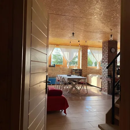 Dom Coacha I Mentora Apartment